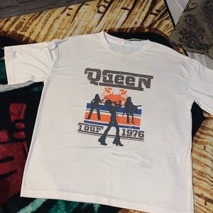“Letter & Figure Graphic Tee” Queen t-shirt